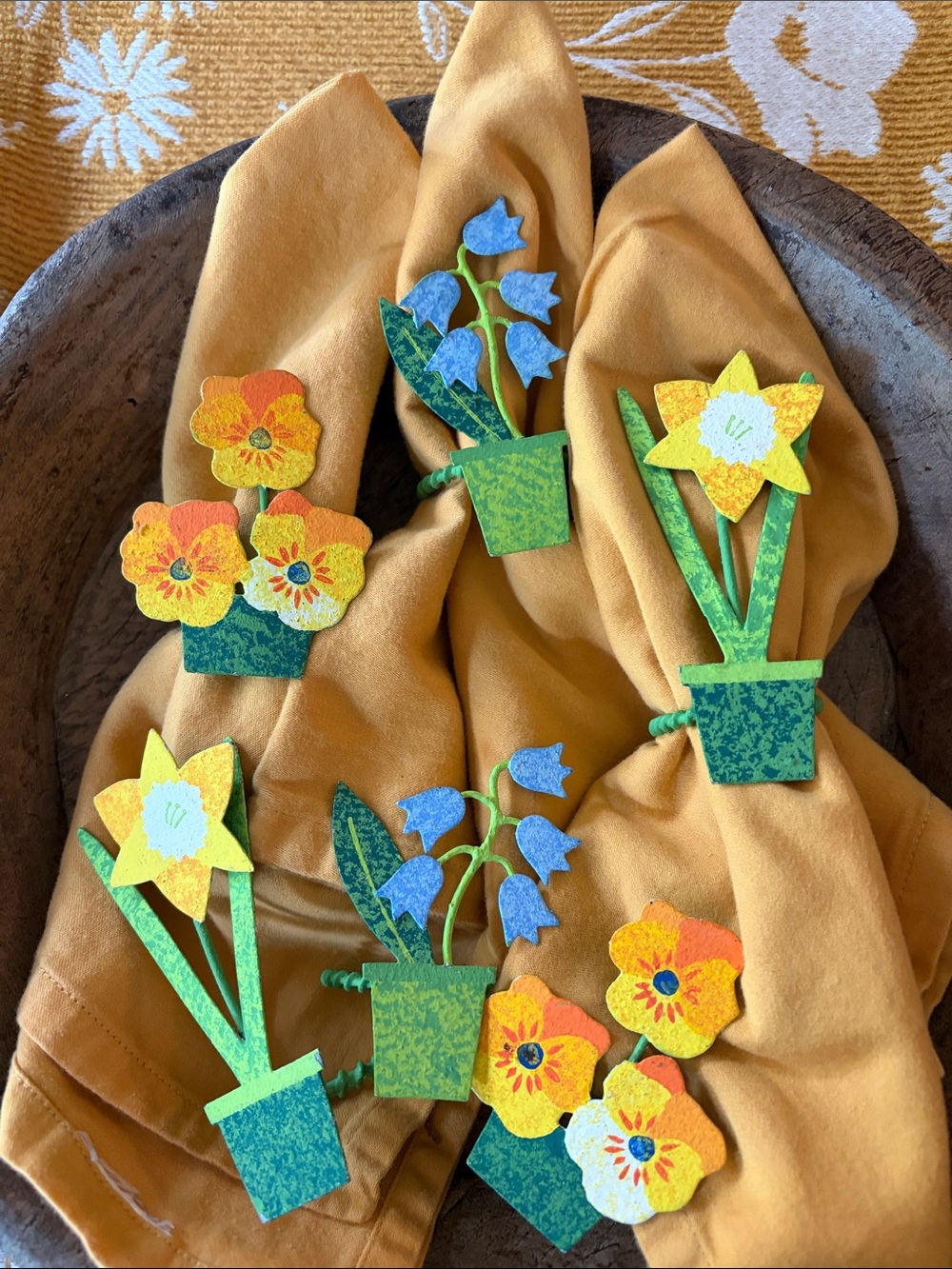 Pottery Barn Bright Flowers Set Six Napkin Rings New Condition